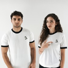 Daçka Dükkan Yuvada Kırlangıç, Unisex Tişört, Beyaz