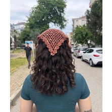 Sfenks. Kiremit Rengi Pullu Üçgen Örgü Saç Bandanası - Bohem Festival Saç Bandı