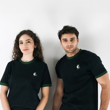 Daçka Dükkan Yuvada Kırlangıç, Unisex Tişört, Siyah