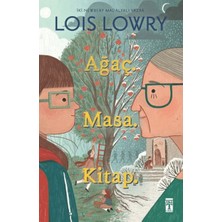 Genç Timaş Ağaç. Masa. Kitap.