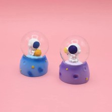 Eco Lounge Mini Boy Sevimli Astronot Tasarımlı Işıklı Kar Küresi
