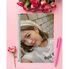 Rollas Store Ryujin Itzy Defter   Özel Tasarım A4 Boyutu 21*29 cm Telli Çizgisiz Büyük Boy defter