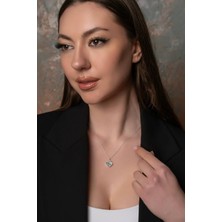 Şans Yoncası Kolye Beyaz Taşlı 925 Gümüş Kadın Kolye