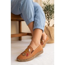 Shoemix Kadın Taba Hakiki Deri Çiçek Süslü Günlük Comfort Ayakkabı