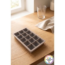 Vivenda Kare Buzluk Silikon 15'li Kolay Çıkan Buz Kalıbı Küp Buzluk Dondurucu Buz Kabı 19X12X3,5 cm