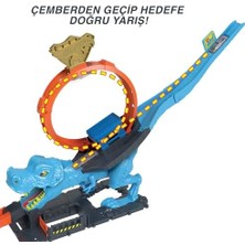 TeOra Store Dinozor ile Mücadele™ Oyun Seti 1 Adet Oyuncak Araba Içeren ™ Şehri Pist Seti, T-Rex Akrobasi ve Yarış Çemberli Oyun Seti HKX42