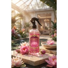 Lior Bella Kozmetik Liorbella | Lotus Oda & Kumaş Parfümü 400 ml | Yoğun, Kalıcı & Premium Koku  | Koku Giderici Enzim Takviyesi |sprey Başlık | Hesaplı Paket | Lüks Tasarım |