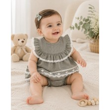 Omeca Concept Kız Bebek Dantel Detaylı 2'li Takım – Fırfırlı Bluz ve Bloomer Şort