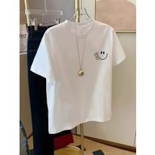 Tarz Yeri Kadın Gülücük Baskılı Tişört Kısa Kol Bisiklet Yaka Oversize T-Shirt - Beyaz