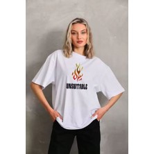Velmora Fashion Kadın Baskılı T-Shirt Kısa Kol Bisiklet Yaka Oversize Rahat Kalıp Günlük Tişört   - Beyaz