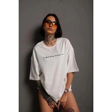 Tarz Yeri Kadın Bisiklet Yaka Baskılı  Kısa kol T-Shirt - Beyaz
