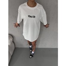 Tarz Yeri Kadın Kısa Kol Yazlık Tişört Bisiklet Yaka Baskılı Oversize T-Shirt - Beyaz