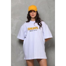 Tarz Yeri kadın Bisiklet Yaka Baskılı Oversize T-Shirt - Beyaz