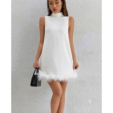 Nake Butik Kadın Dik Yaka Kolsuz Tüy Detaylı Mini Elbise