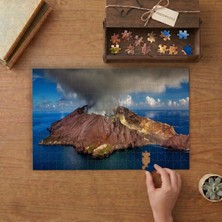 Denizin Ortasındaki Yanardağ Tasarımı 240 Parça Ahşap Puzzle Ahşap Kutuda  MP05102