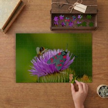 Çiçeğe Konan Güve Tasarımı 240 Parça Ahşap Puzzle Ahşap Kutuda  MP05423