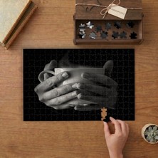 Sıcak Kahve Fincanı Tutan Eller Tasarımı 240 Parça Ahşap Puzzle Ahşap Kutuda  MP04679