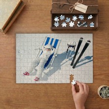Dağın Tepesinde Güneşlenen Çocuk Tasarımı 240 Parça Ahşap Puzzle Ahşap Kutuda  MP00314