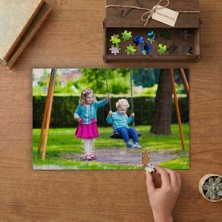 Kardeşini Sallayan Küçük Kız Tasarımı 240 Parça Ahşap Puzzle Ahşap Kutuda  MP03541