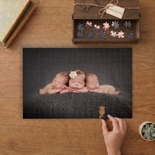 Uyuyan Üçüz Bebekler Tasarımı 240 Parça Ahşap Puzzle Ahşap Kutuda  MP01456