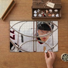 Buz Hokeyi Oyuncusu Tasarımı 240 Parça Ahşap Puzzle Ahşap Kutuda  MP00892