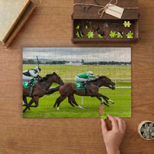 Hipodromda Koşan At ve Jokeyler  Tasarımı 240 Parça Ahşap Puzzle Ahşap Kutuda  MP03574