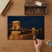 Zincir Köprü Budapeşte Gece Manzarası Tasarımı 240 Parça Ahşap Puzzle Ahşap Kutuda  MP01550