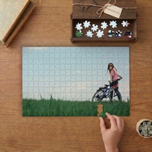 Doğada Bisikletli Kadın  Tasarımı 240 Parça Ahşap Puzzle Ahşap Kutuda  MP00367