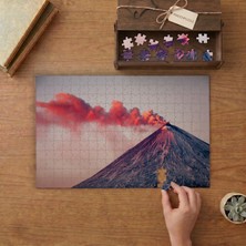 Yanardağ - Kırmızı Dumanlı Dağ Tasarımı 240 Parça Ahşap Puzzle Ahşap Kutuda  MP03350