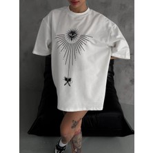 Tarz Yeri kadın Bisiklet Yaka Baskılı Oversize  Kısa kol T-Shirt - Beyaz