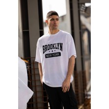 Tarz Yeri Erkek Kısa Kol Yazlık Tişört Bisiklet Yaka Baskılı Oversize T-Shirt - Beyaz
