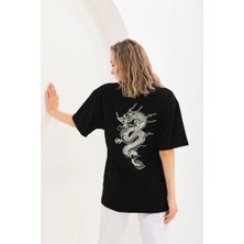 Tarz Yeri Kadın Kısa Kol Yazlık Tişört Bisiklet Yaka Ejderha Baskılı T-Shirt - Siyah