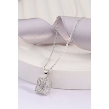 Innuendo Jewelry 925 Ayar Kare Çiçek Baget Kolye