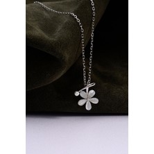 Innuendo Jewelry 925 Ayar Gümüş Mikro Inci & Sedefli Çiçek Figürlü Kolye