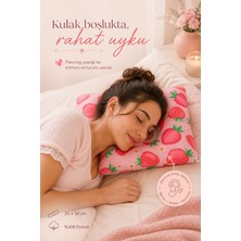 Sacce Scarves & Accessories Çilek Desenli Piercing Yastığı Kulak Boşluklu Yan Yatış Yastığı Yıkanabilir Kılıflı