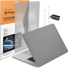 Blogy Macbook 14 M5 Avantaj Paket - Ekran Koruyucu + 60W Şarj Kablosu + Kılıf Gri