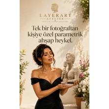 Layerart Atelier Kişiye Özel Fotoğraftan Heykele Parametrik Katmanlı Şarkıcı Ahşap Büst 25CM – Özel Tasarım Fotoğraftan Büst