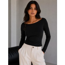 Sortie Collection Kadın Geniş Kayık Yaka Uzun Kollu Slim Fit Bluz Siyah