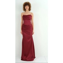 Hazel Kadın Bordo Straplez Degaje Yaka Drape Detaylı Saten Abiye Elbise
