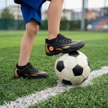 Çocuk Halı Saha Futbol Ayakkabısı – Hafif, Kaymaz Tabanlı, Bağcıklı Kramponsuz Spor Ayakkabı