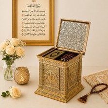 Mis Kitchen Seccadeli, Tesbihli,kur’an-I Kerim Altın Kabe 18X22 cm Altın Renk Polyester Hediyelik Set