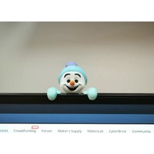 Axelon Monitör Karladam Figürü – Ekran Üstü Dekoratif Kış Temalı Monitör Süsü – 3D Baskı