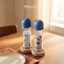 Pera Wooden Pera Twin Set – Kayın Altlıklı 2'li Cam Mavi-Siyak Kapaklı Tuzluk & Biberlik Takımı