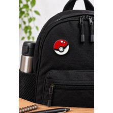 Herşey Nota Poké Topu Tasarımlı Kırmızı Beyaz Koleksiyon Rozeti Anime Severlere Hediye