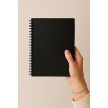 Mey İthalat Fark Tanıtım Kareli Spiralli Not Defteri, A5 Boyut (15X21 Cm), 60 Yaprak, 90GR. Ivory Kağıt, Ofis Için Ideal (Siyah Kapak)