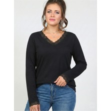 Curvy Trend Büyük Beden Yaka ve Kol Ucu Dantel Uzun Kol Viskon Bluz Siyah