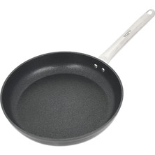 Mey İthalat Leggno Master Titanium 24CM Tava, Çelik Sap Siyah