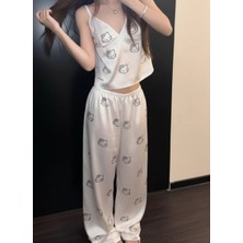 Balina Beyaz Hello Kitty Taş Detaylı Saten Homewear Pijama Takımı