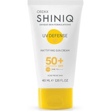 Shiniq Akne Karşıtı Güneş Koruyucu Krem SPF50+ 40 ml