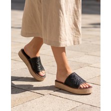 Futsi Shoes Egret Siyah Hakiki Deri Lazer Kesim Çiçek Desenli Hasır Tabanlı Platform Kadın Terlik